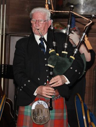 Piping in the haggis